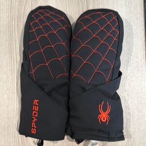 Kids Spyder Black Mittens with Red Web Design is size Medium